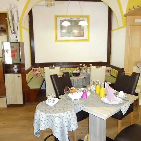 Bed & Breakfast Fruehstueckspension Irmer 3*