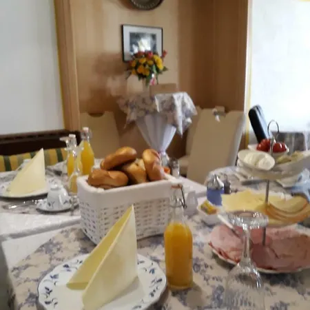 Fruehstueckspension Irmer Bed & Breakfast