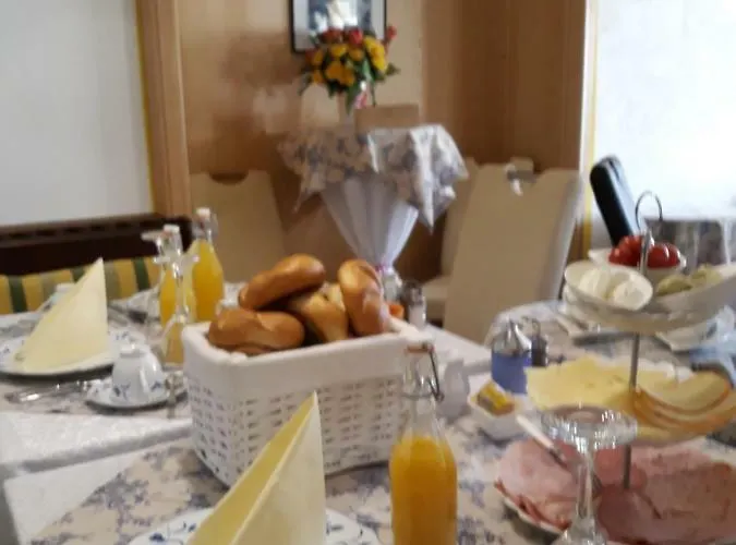 Fruehstueckspension Irmer Bed & Breakfast